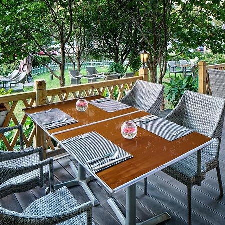 Crowne Plaza Zhengzhou By Ihg Hotel Exterior photo
