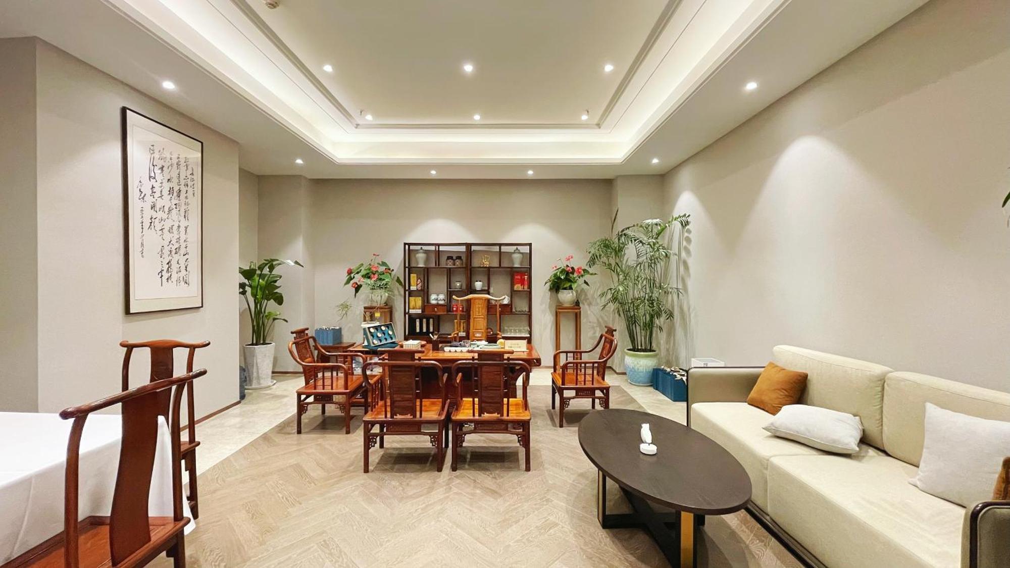 Crowne Plaza Zhengzhou By Ihg Hotel Exterior photo